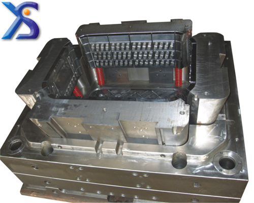 Plastic crate mould 