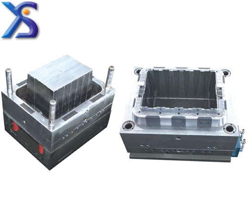 Plastic crate mould 